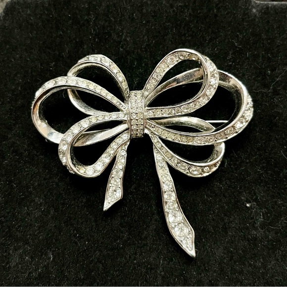 Vintage Kenneth Jay Lane Clear Rhinestone Large Bow Brooch, Signed - Picture 7 of 7